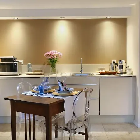 Romantic Nest With Free Parking *