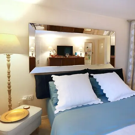 Romantic Nest With Free Parking