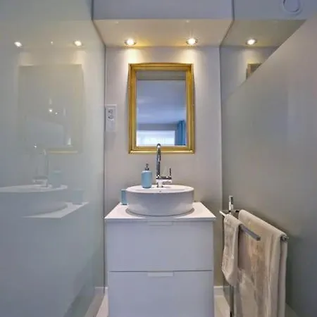 Apartment Romantic Nest With Free Parking *