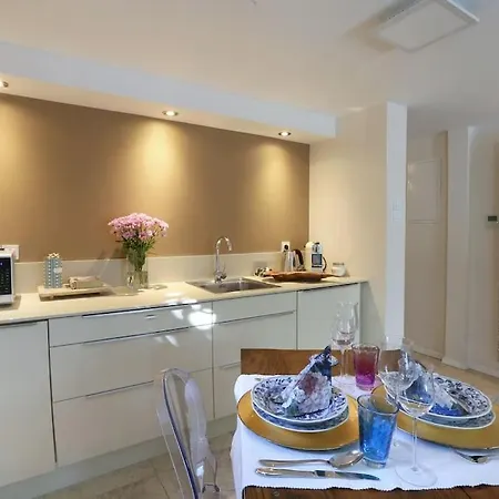 Romantic Nest With Free Parking Appartement *