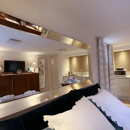 Romantic Nest With Free Parking Appartement Ljubljana