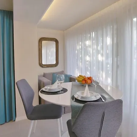 Romantic Nest With Free Parking Appartement